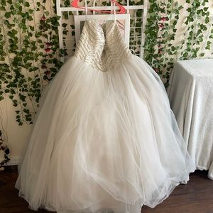 Wedding dress
